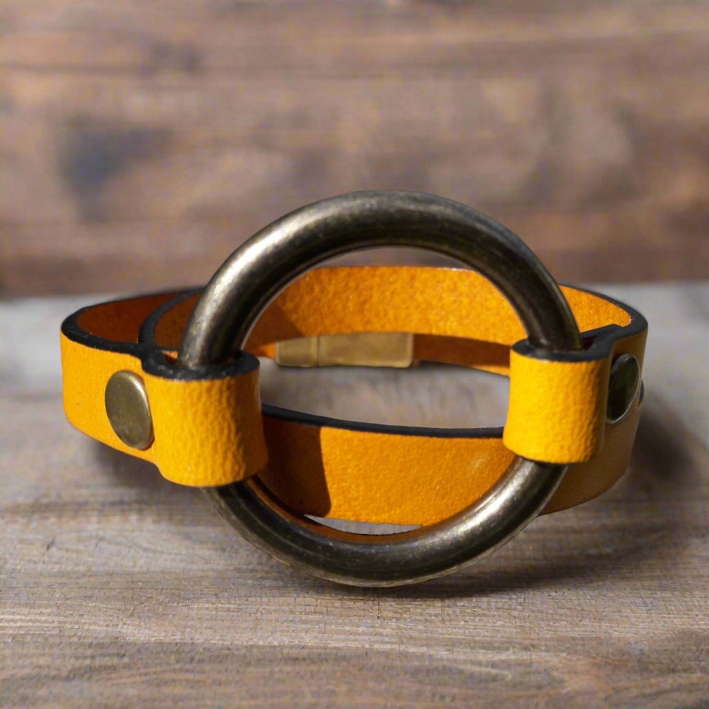 Brass Ring leather bracelet - vintage ring bracelet