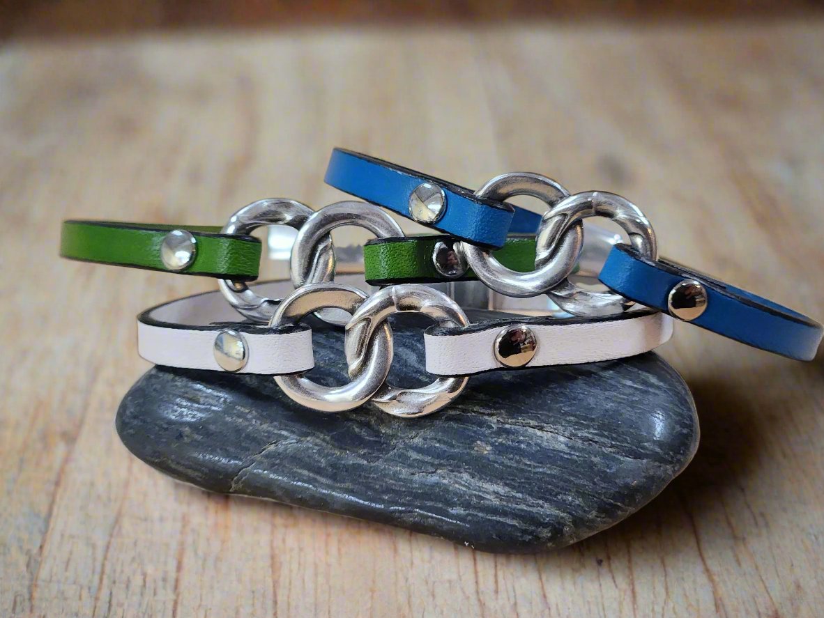 Infinity circles Leather bracelet - Eternity bracelet