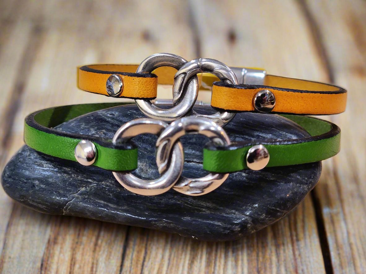 Infinity circles Leather bracelet - Eternity bracelet