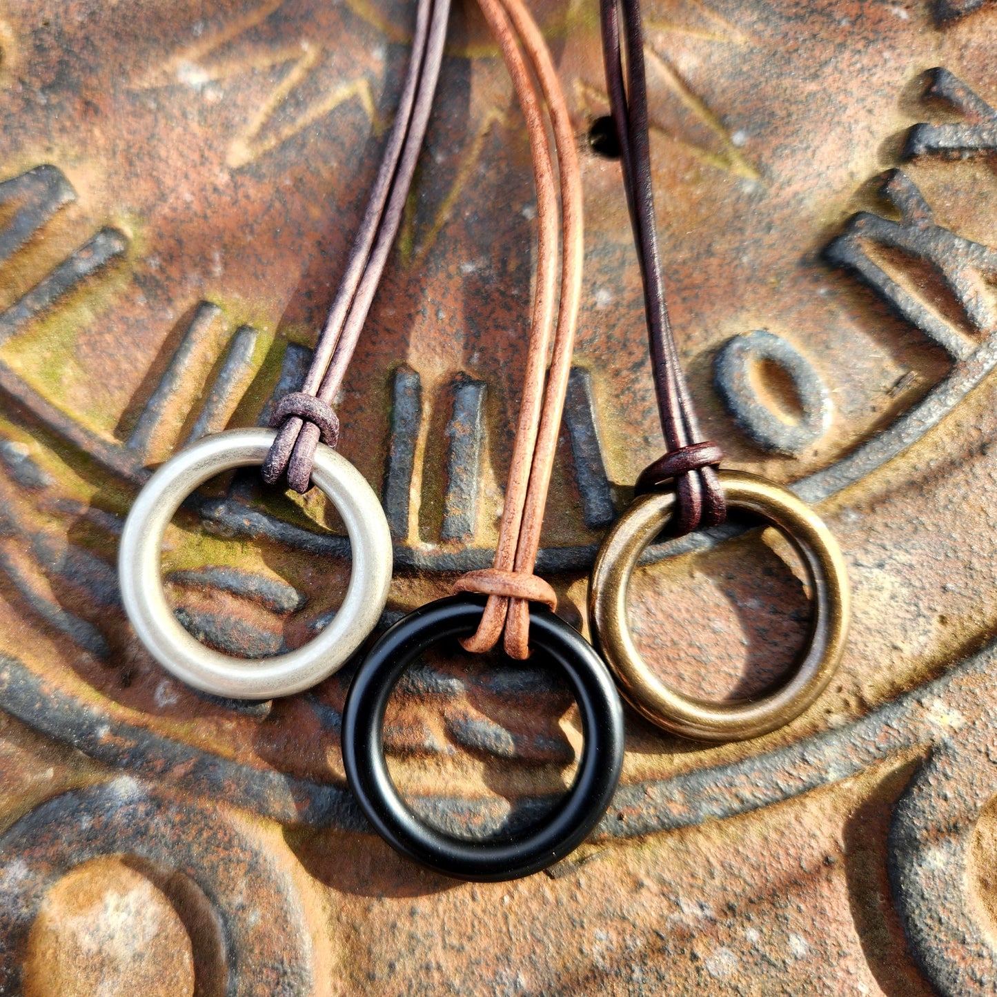 Solid Ring Pendant Leather Necklace
