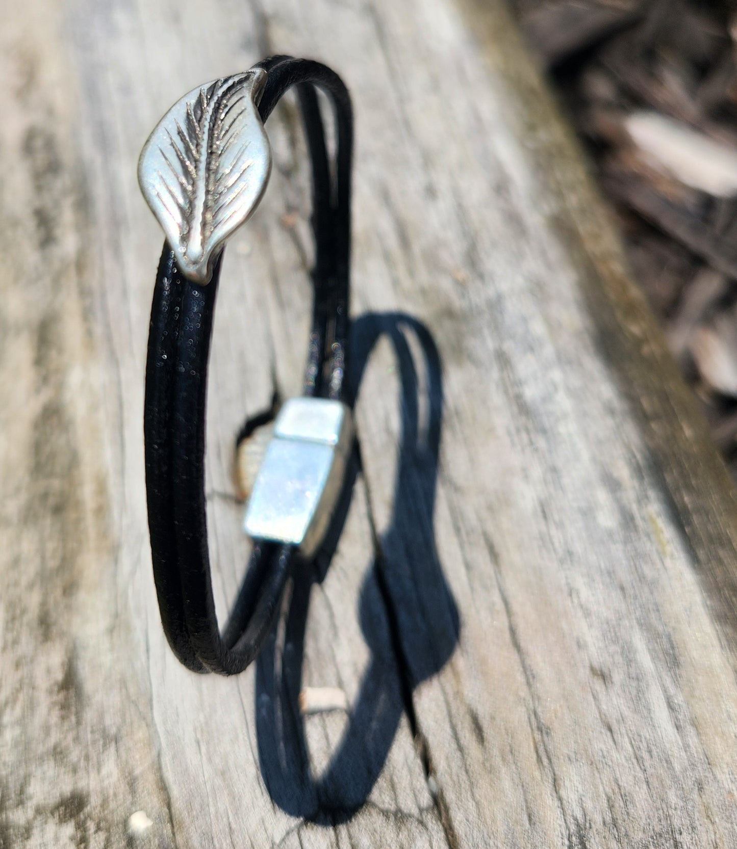 Silver Leaf Leather bracelet - Dainty leather bracelet