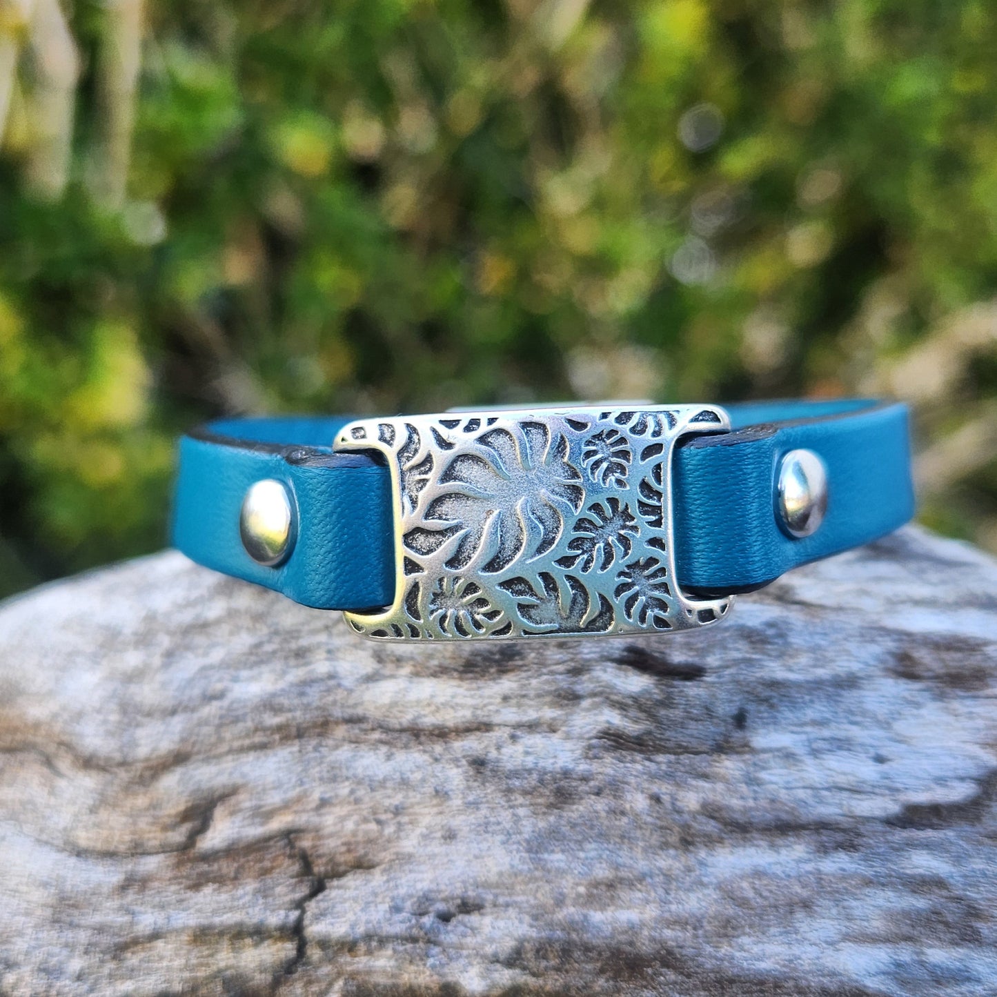Fern Leaf leather bracelet - Nature cuff