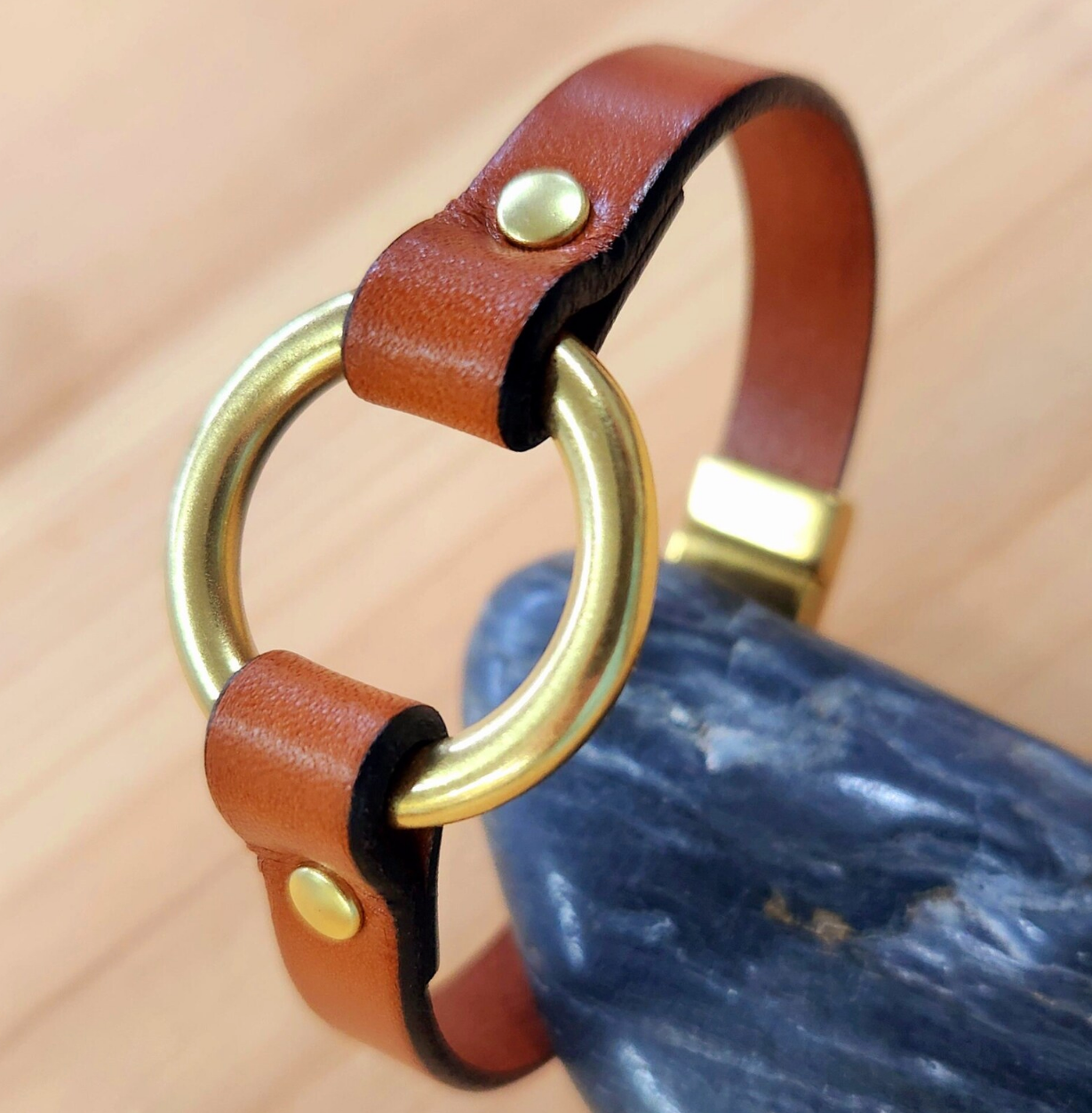 Brass Ring leather bracelet - vintage ring bracelet