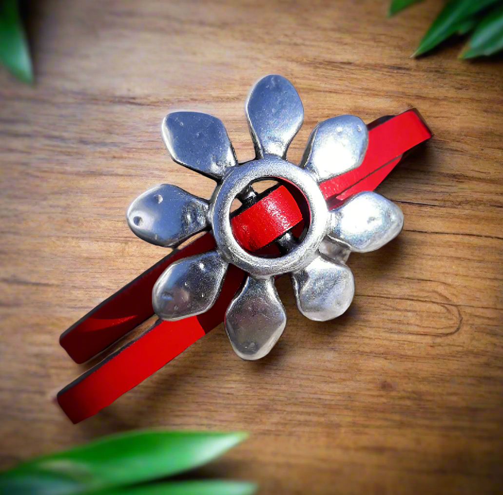Daisy leather wrap bracelet - Flower bracelet