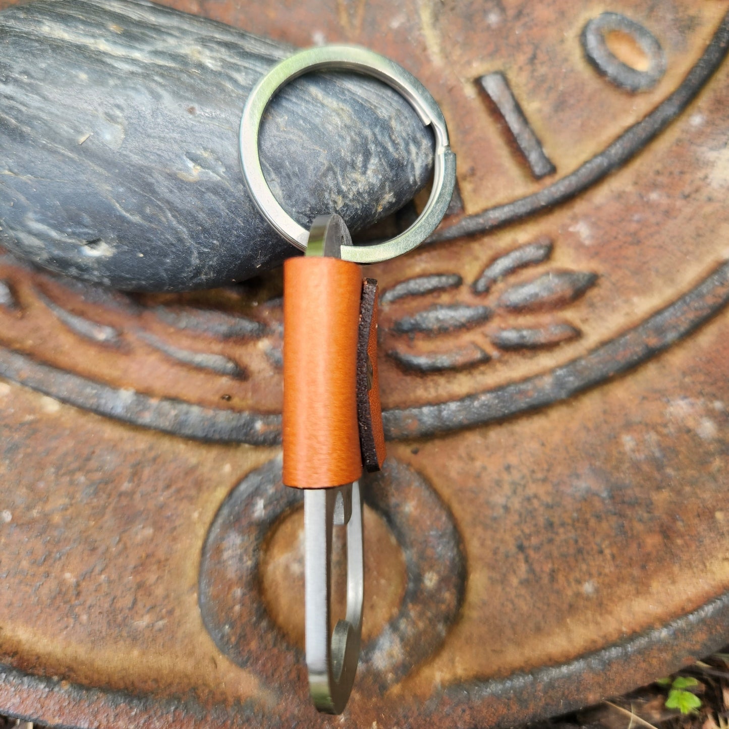 Hockey Team - bruin bottle opener Key ring